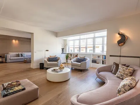 Flat / apartment in Calle de Caracas, Almagro, Madrid
