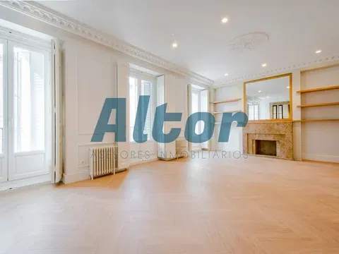 Flat / apartment in Calle de Fuencarral, Chueca-Justicia, Madrid