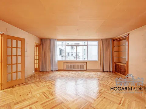 Flat / apartment in Calle de José Abascal, Almagro, Madrid