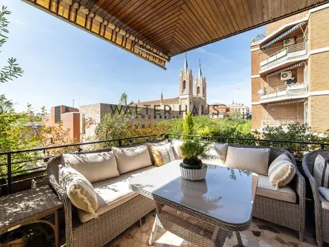 Flat / apartment in Calle de Casado del Alisal, Jerónimos, Madrid